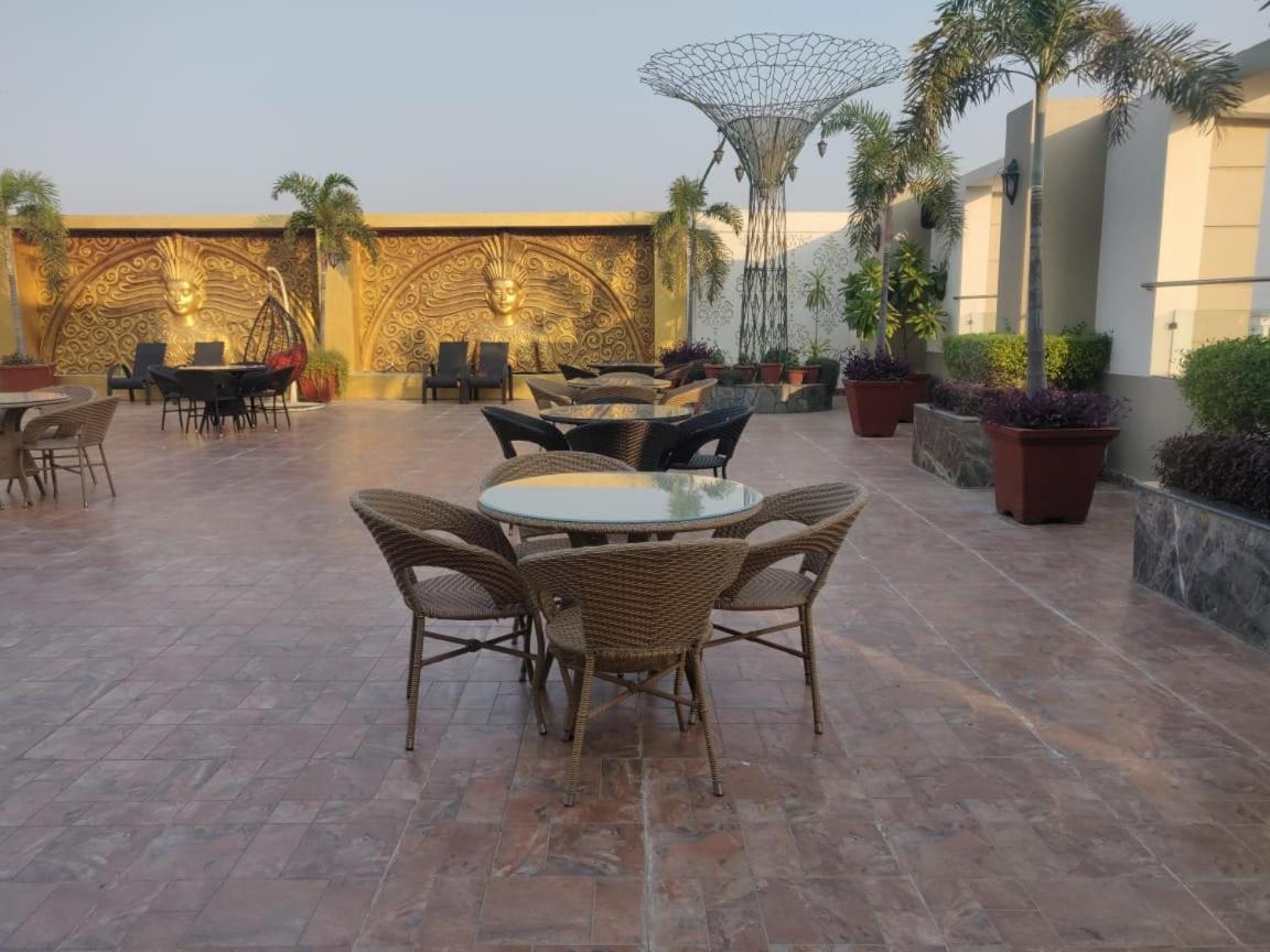 Hotel Casaya Inn Chinhat Exterior foto